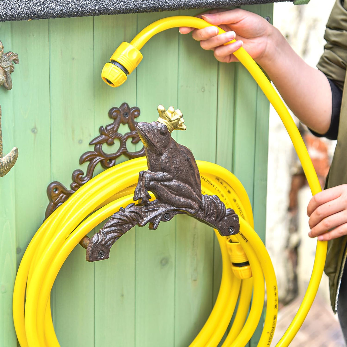 Cast Iron Wall Mounted Garden Hose Holder Z83354